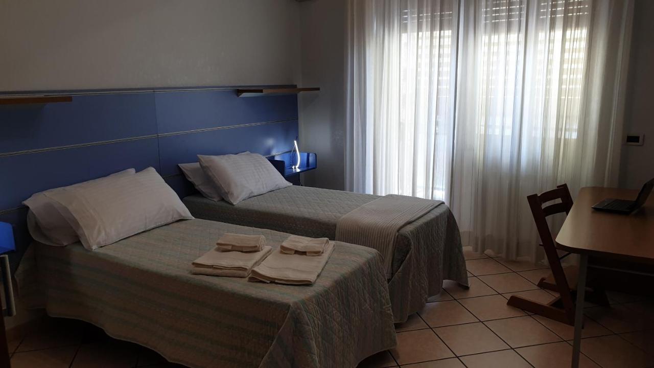 Le Marille Villa Lido di Ostia Exteriör bild